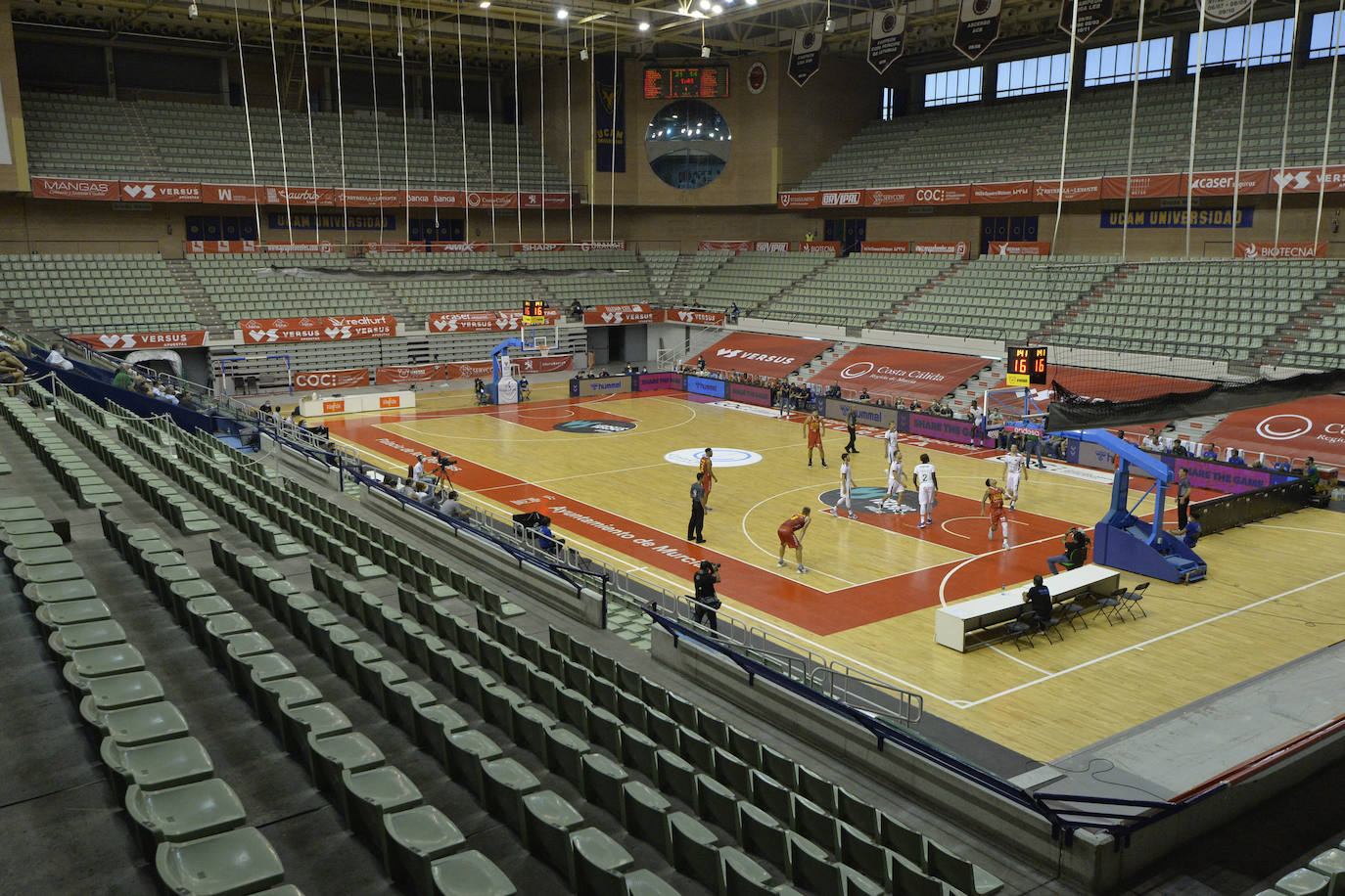 Fotos: El UCAM Se Estrena A Todo Ritmo | La Verdad